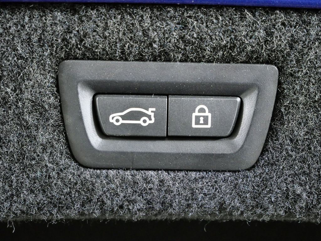 Thumbnail: 2023 BMW 8 Series - 33