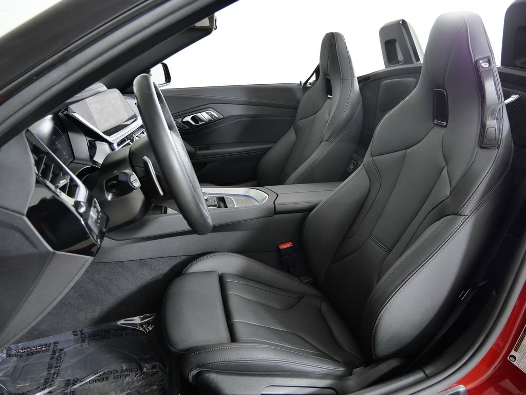 Thumbnail: 2025 BMW Z4 - 32