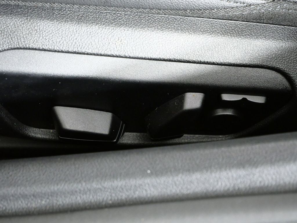 Thumbnail: 2025 BMW Z4 - 34