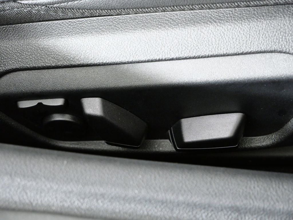 Thumbnail: 2025 BMW Z4 - 28