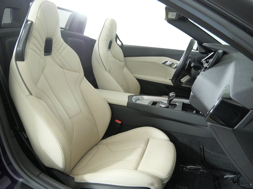 Thumbnail: 2023 BMW Z4 - 9