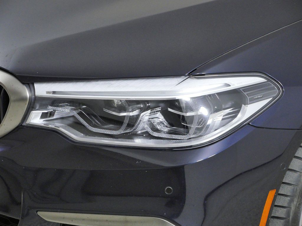 Thumbnail: 2019 BMW 5 Series - 18
