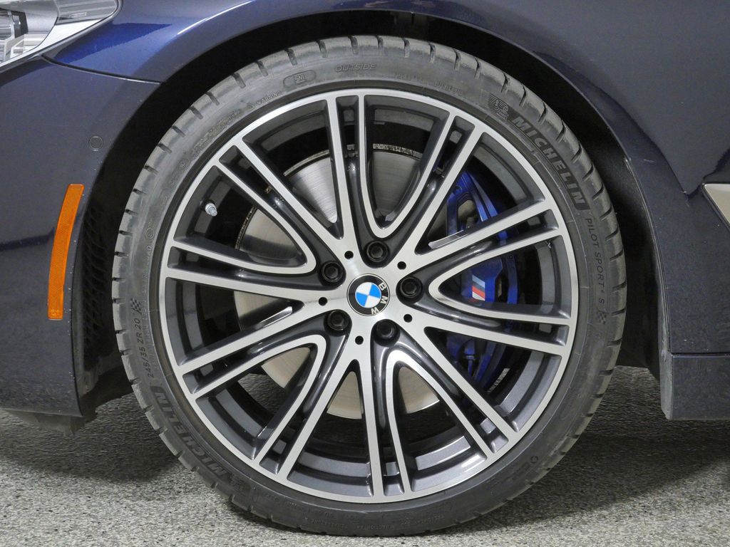 Thumbnail: 2019 BMW 5 Series - 8