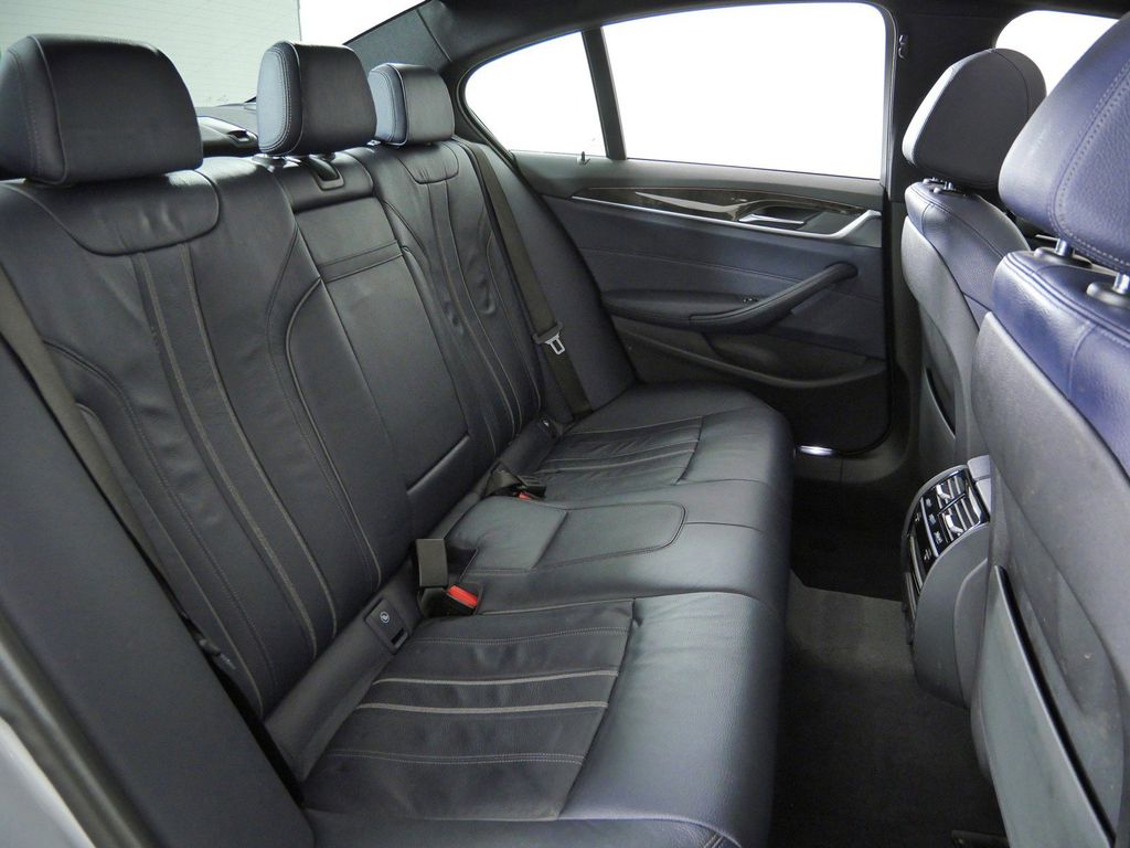 Thumbnail: 2017 BMW 5 Series - 31