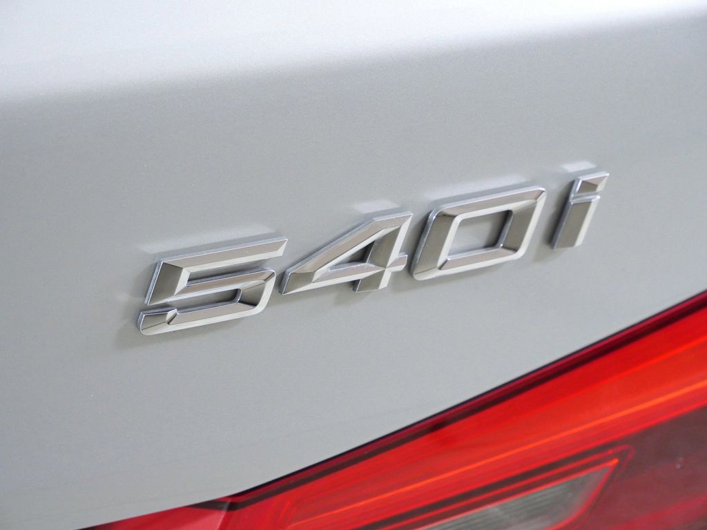 Thumbnail: 2017 BMW 5 Series - 23