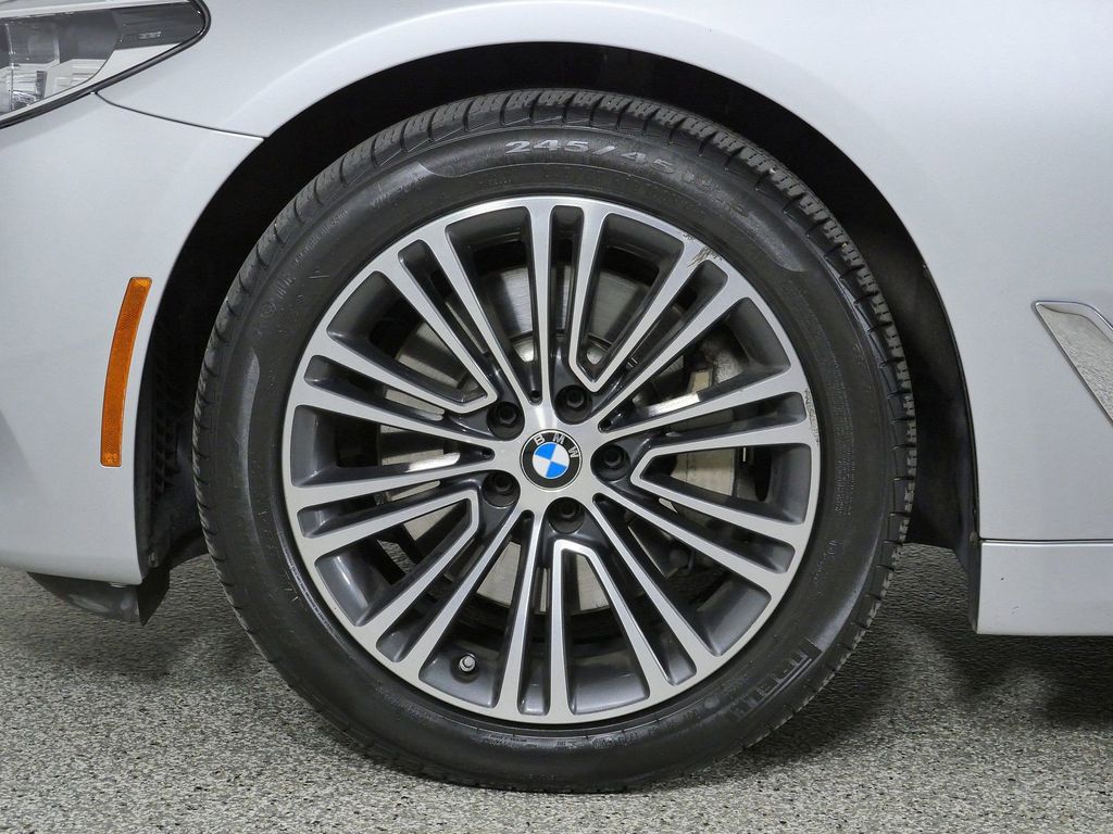 Thumbnail: 2017 BMW 5 Series - 26