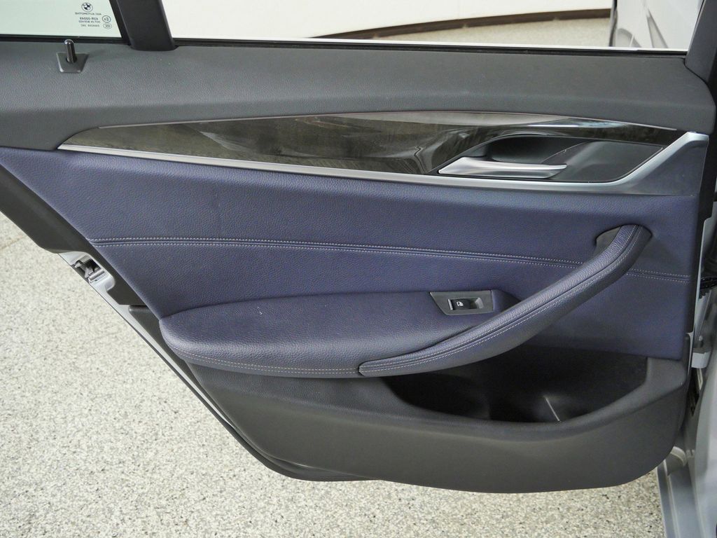 Thumbnail: 2017 BMW 5 Series - 33