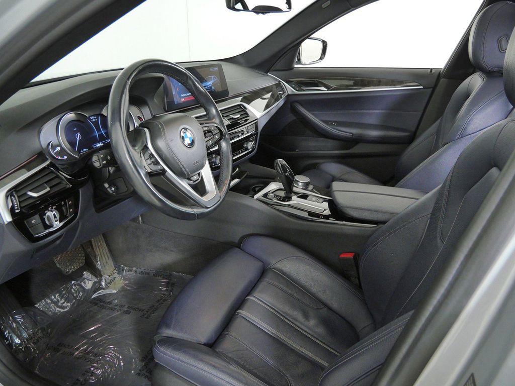 Thumbnail: 2017 BMW 5 Series - 37