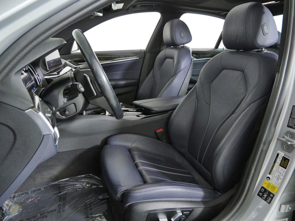 Thumbnail: 2017 BMW 5 Series - 38