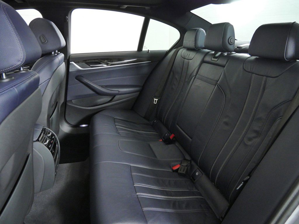 Thumbnail: 2017 BMW 5 Series - 35