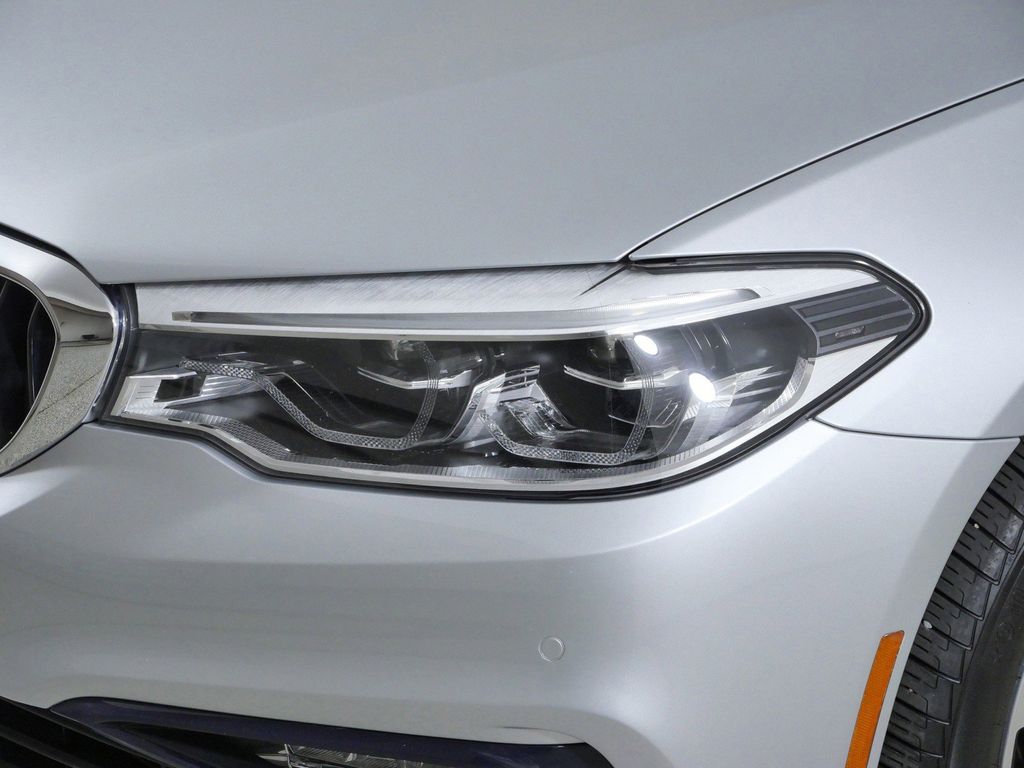 Thumbnail: 2017 BMW 5 Series - 18