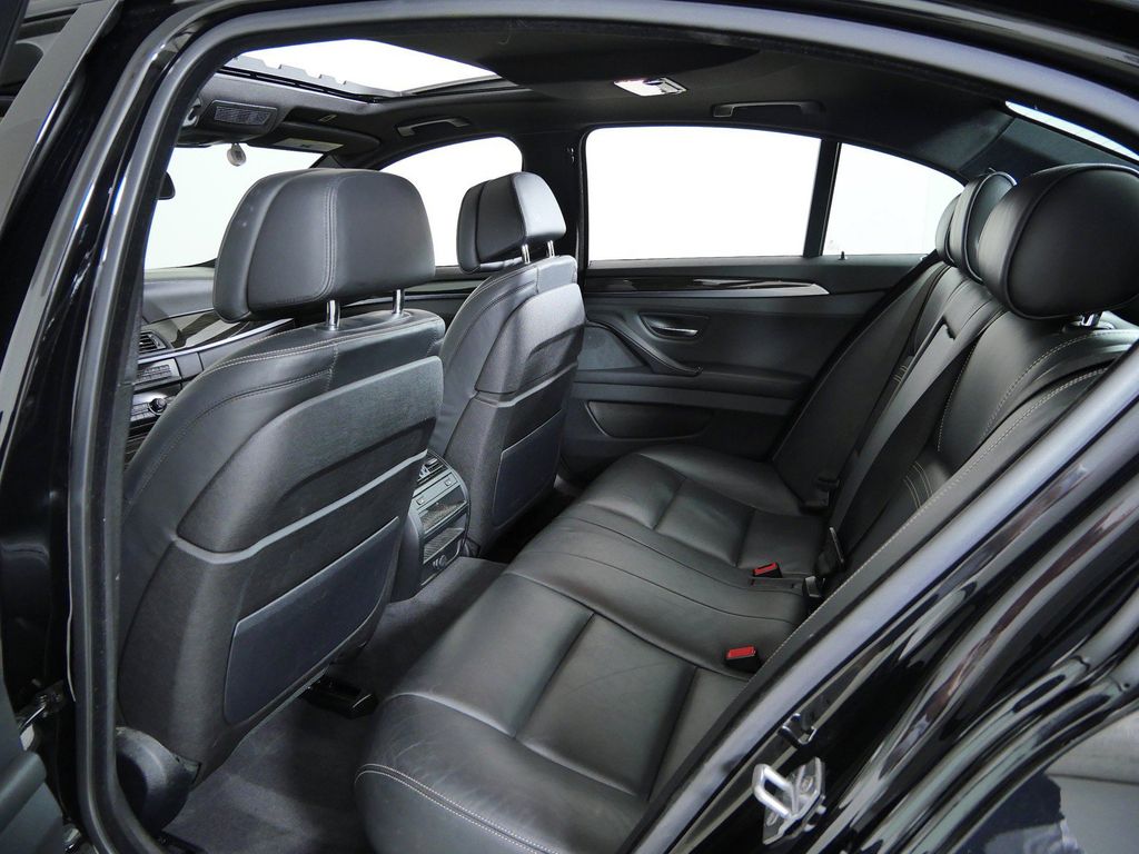 Thumbnail: 2015 BMW 5 Series - 33