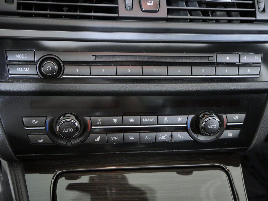 Thumbnail: 2015 BMW 5 Series - 48