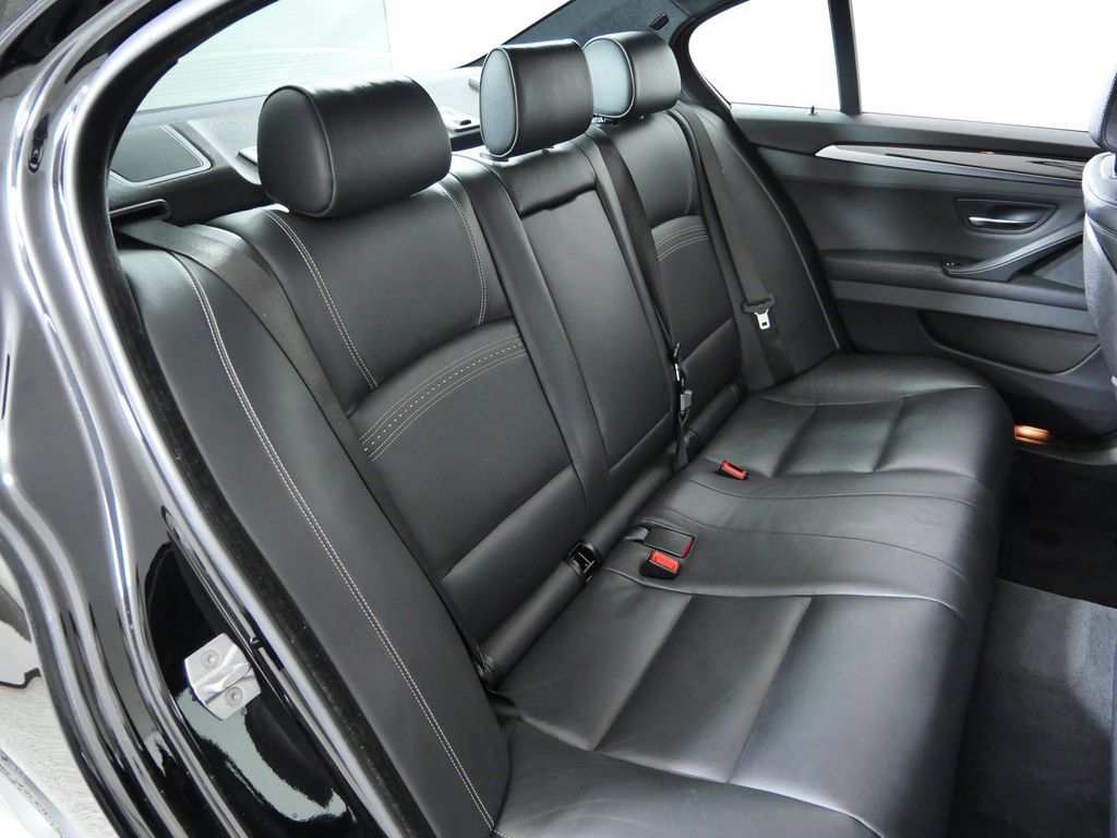Thumbnail: 2015 BMW 5 Series - 30