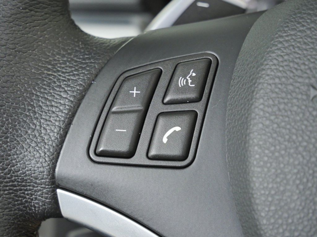 Thumbnail: 2011 BMW 3 Series - 43