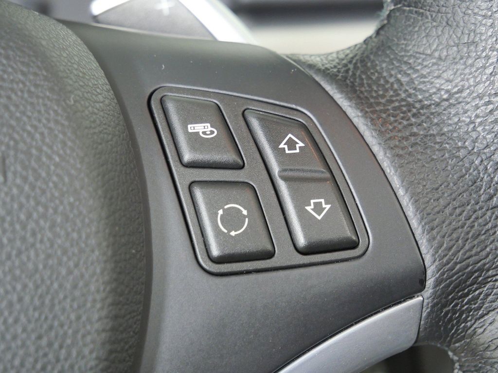 Thumbnail: 2011 BMW 3 Series - 44