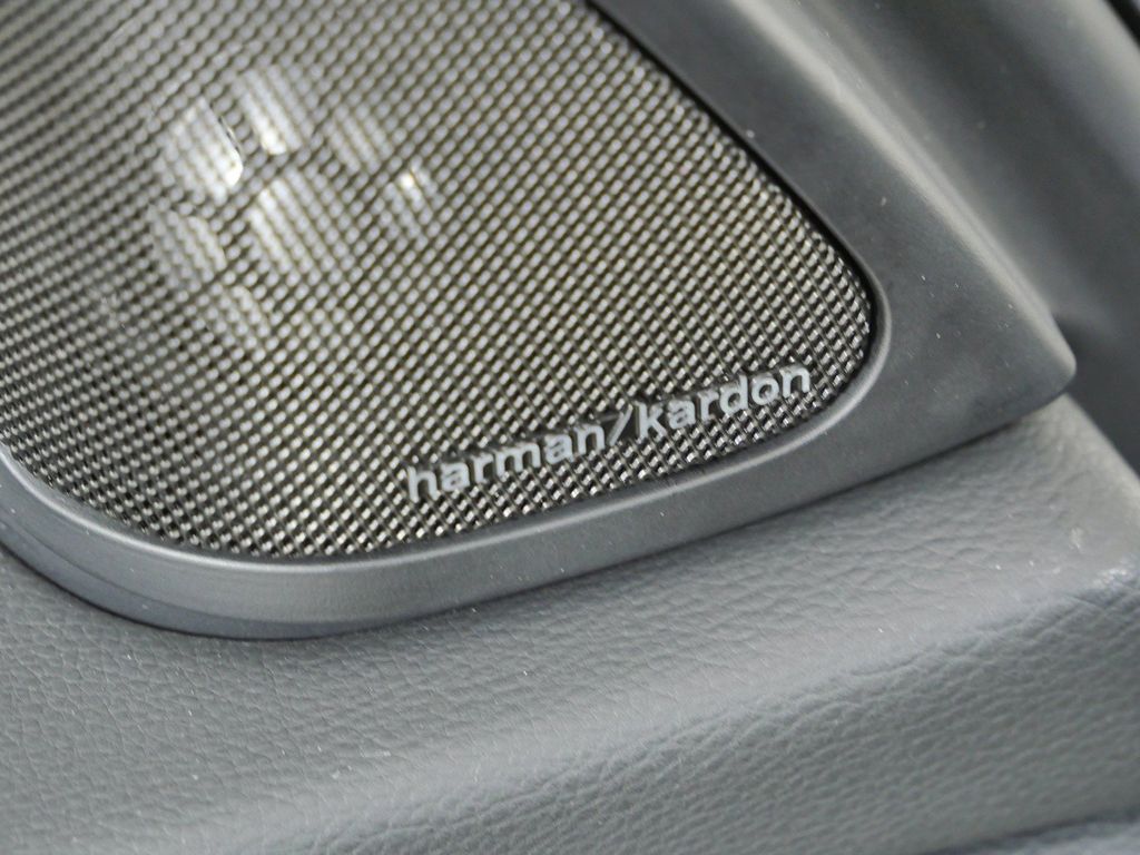 Thumbnail: 2011 BMW 3 Series - 38