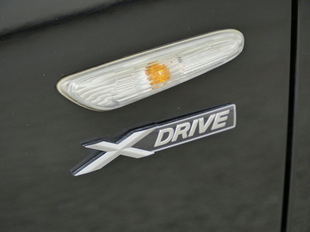 Thumbnail: 2011 BMW 3 Series - 7