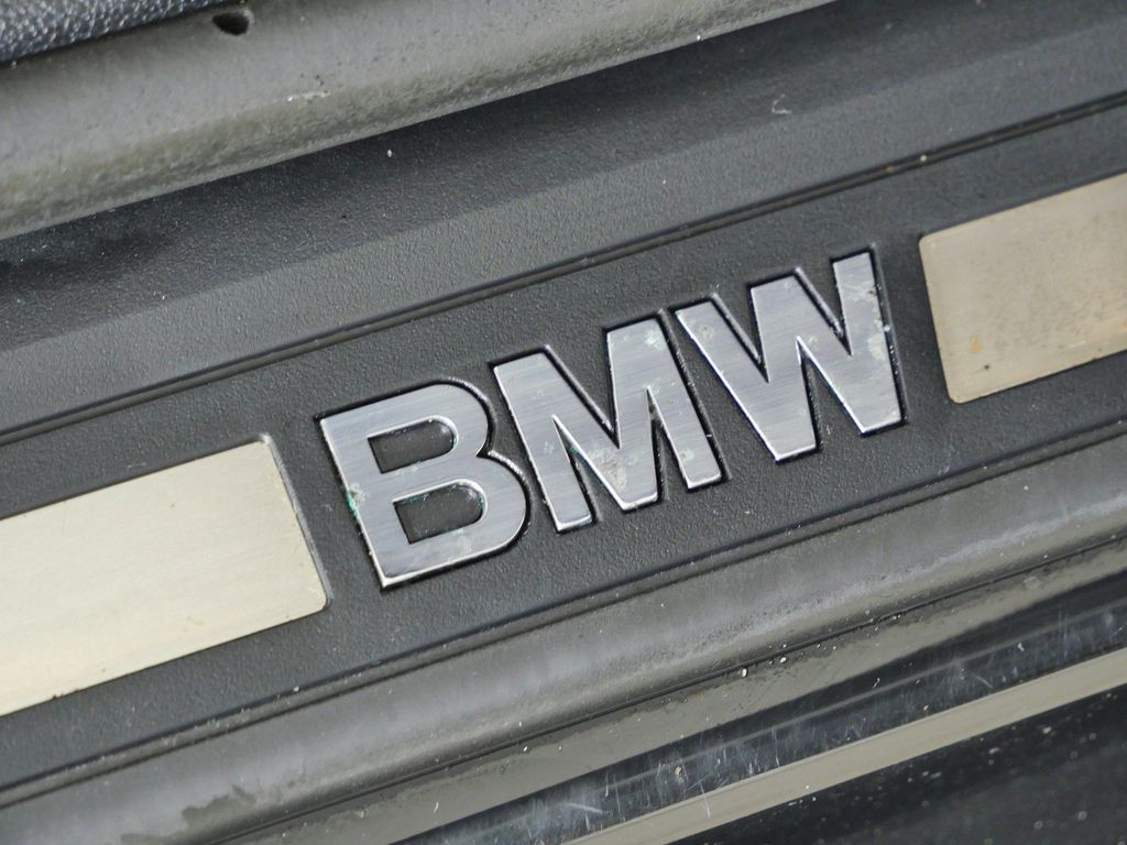 Thumbnail: 2011 BMW 3 Series - 29