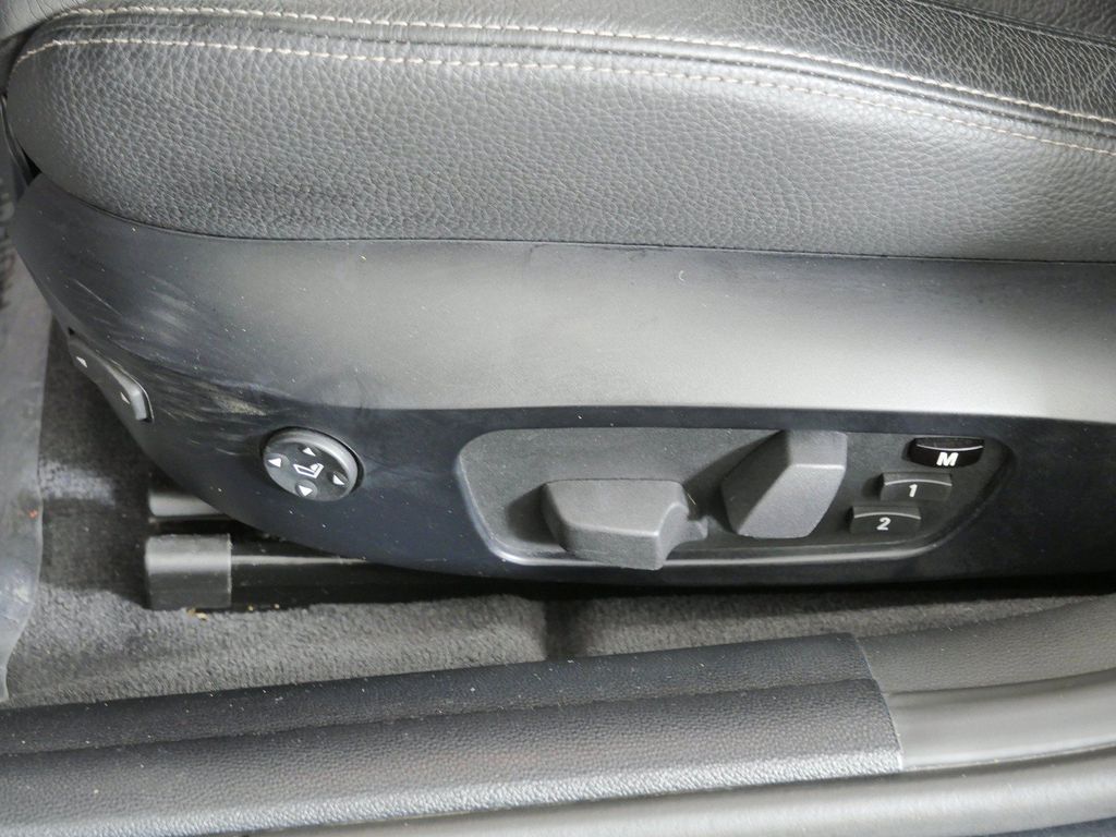 Thumbnail: 2011 BMW 3 Series - 39