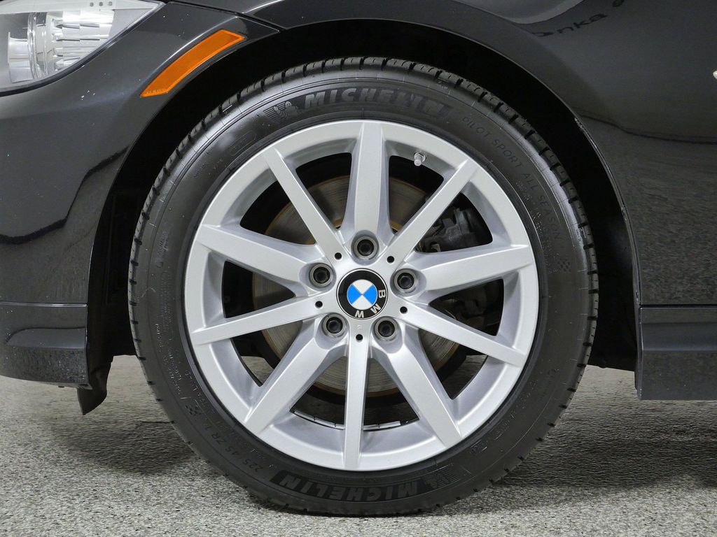 Thumbnail: 2011 BMW 3 Series - 8