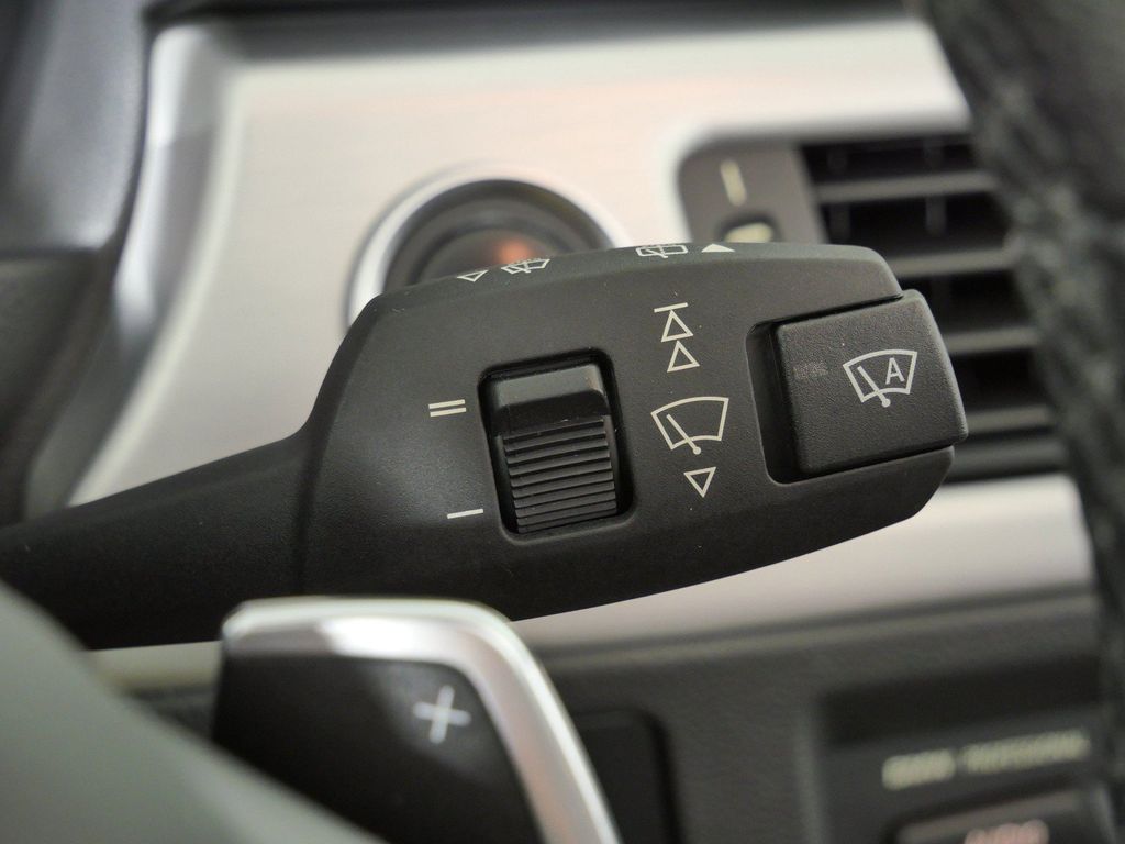 Thumbnail: 2011 BMW 3 Series - 47