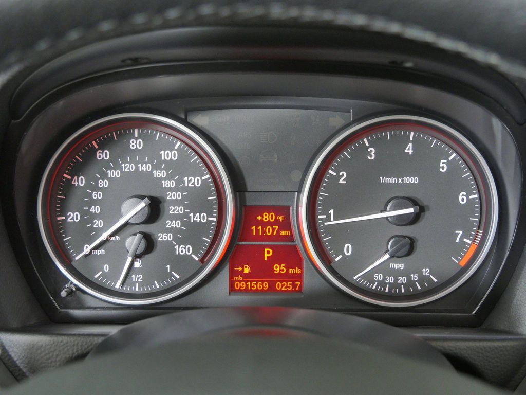 Thumbnail: 2011 BMW 3 Series - 15
