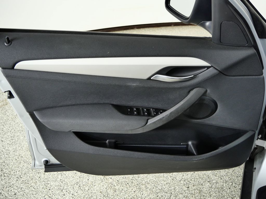 Thumbnail: 2013 BMW X1 - 36