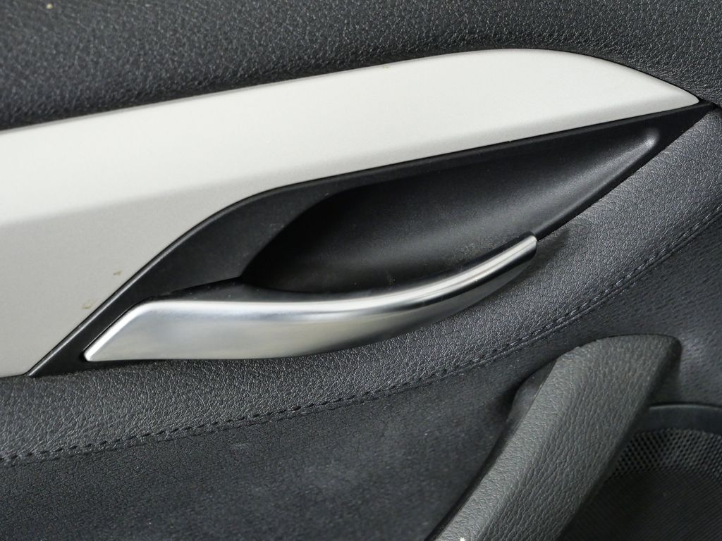 Thumbnail: 2013 BMW X1 - 40