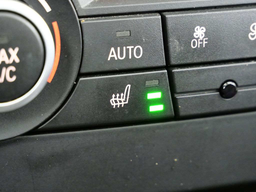 Thumbnail: 2013 BMW X1 - 14