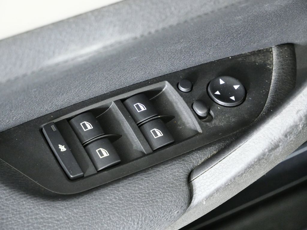 Thumbnail: 2013 BMW X1 - 39