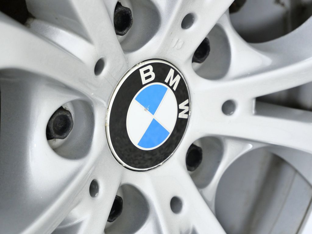 Thumbnail: 2013 BMW X1 - 13