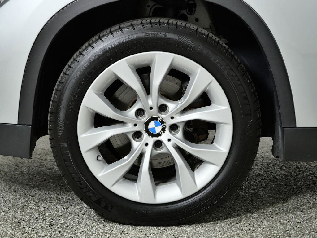 Thumbnail: 2013 BMW X1 - 26
