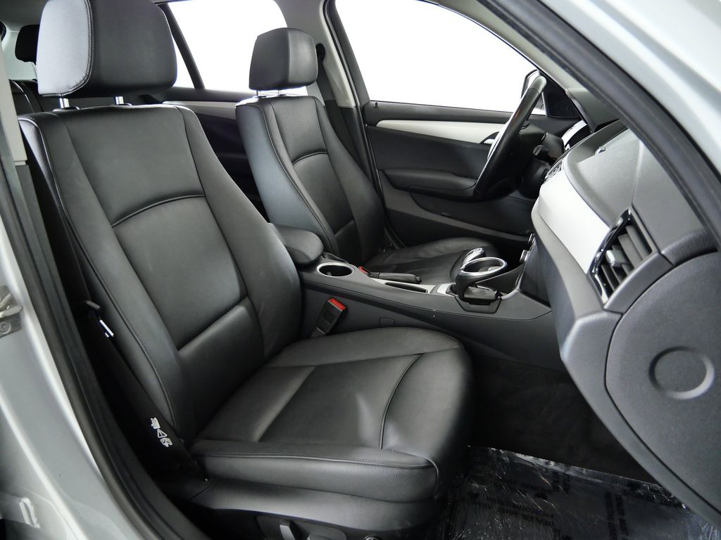 Thumbnail: 2013 BMW X1 - 10