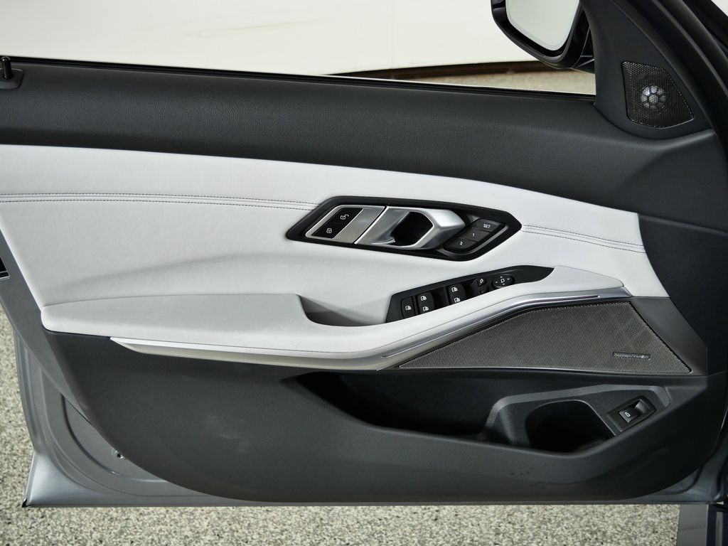 Thumbnail: 2022 BMW M3 - 36
