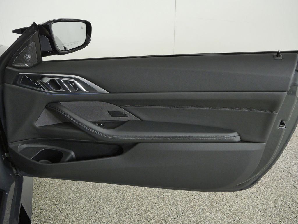 Thumbnail: 2024 BMW M4 - 25