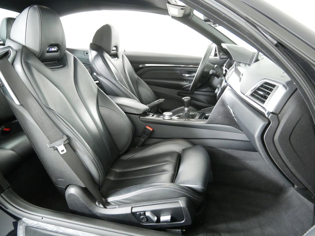 2018 BMW M4 Base 10