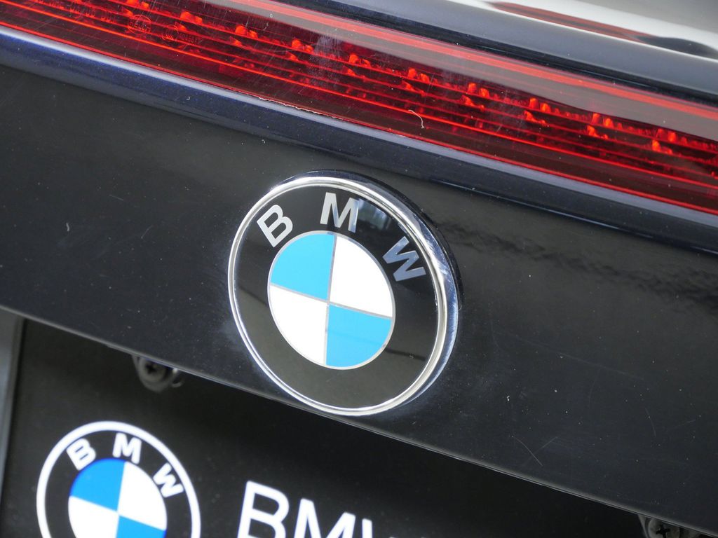 Thumbnail: 2011 BMW M3 - 22