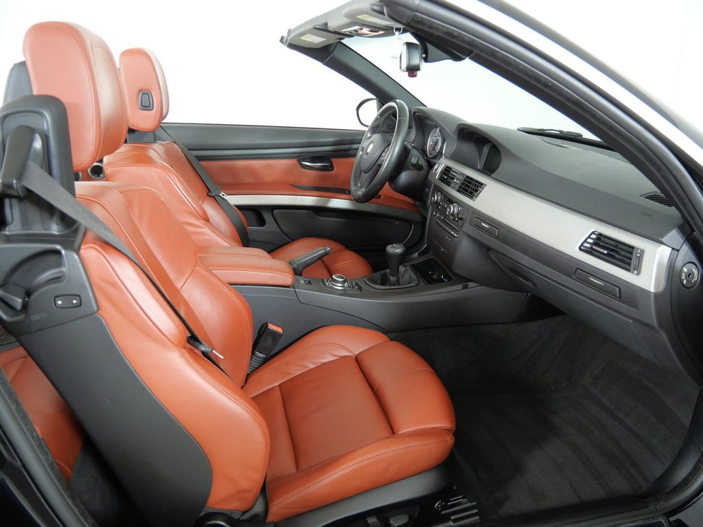 Thumbnail: 2011 BMW M3 - 9