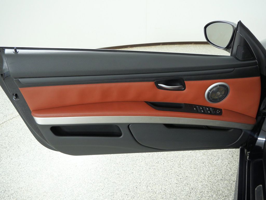 Thumbnail: 2011 BMW M3 - 33