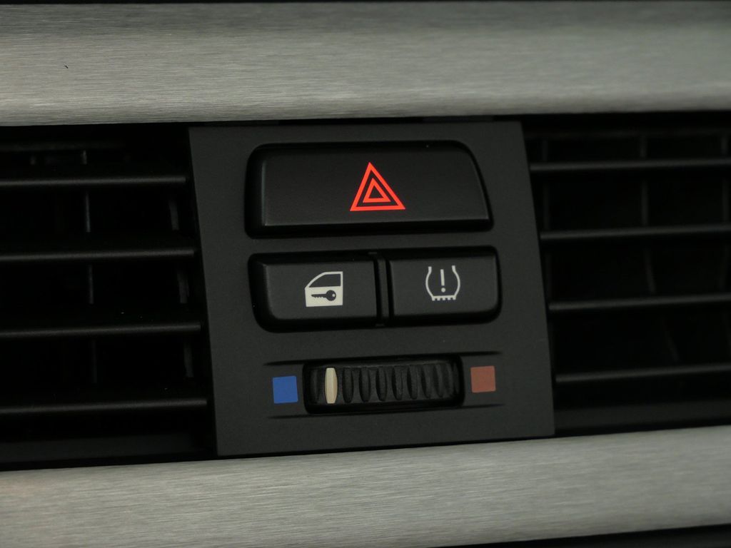 Thumbnail: 2011 BMW M3 - 46