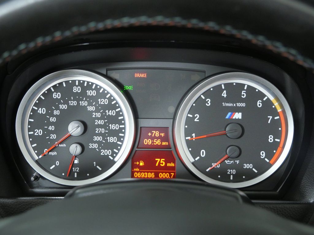 Thumbnail: 2011 BMW M3 - 14