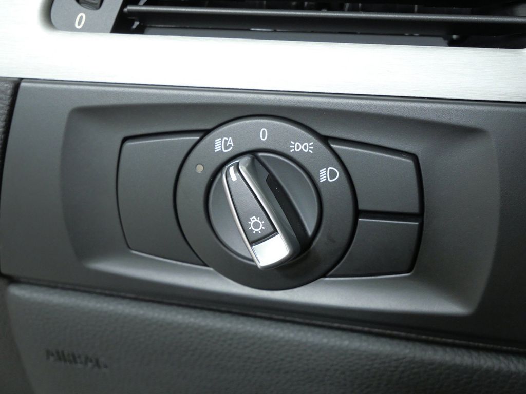 Thumbnail: 2011 BMW M3 - 40