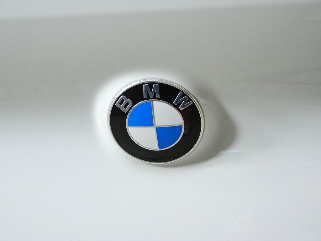 Thumbnail: 2021 BMW M8 - 25