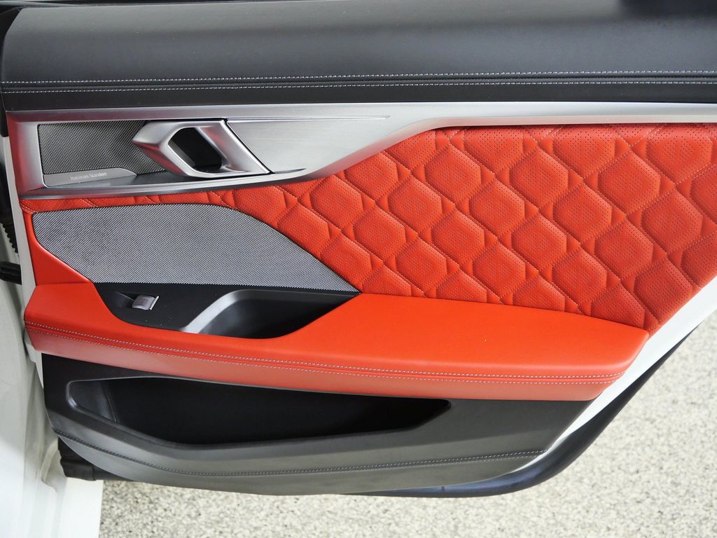 Thumbnail: 2021 BMW M8 - 32