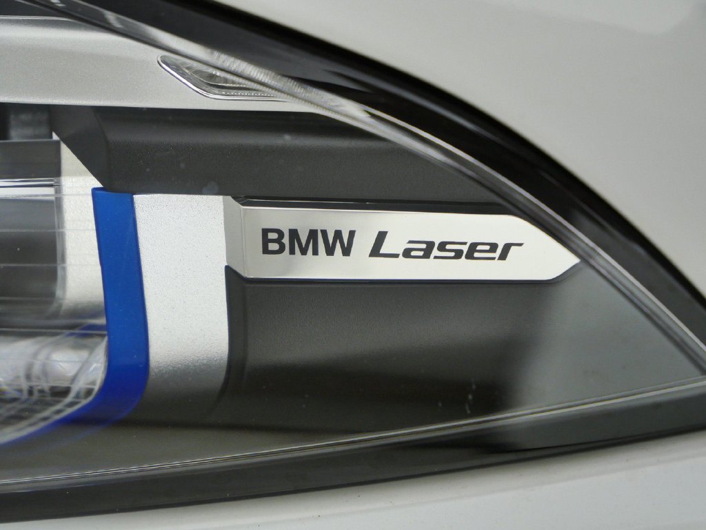 Thumbnail: 2021 BMW M8 - 6