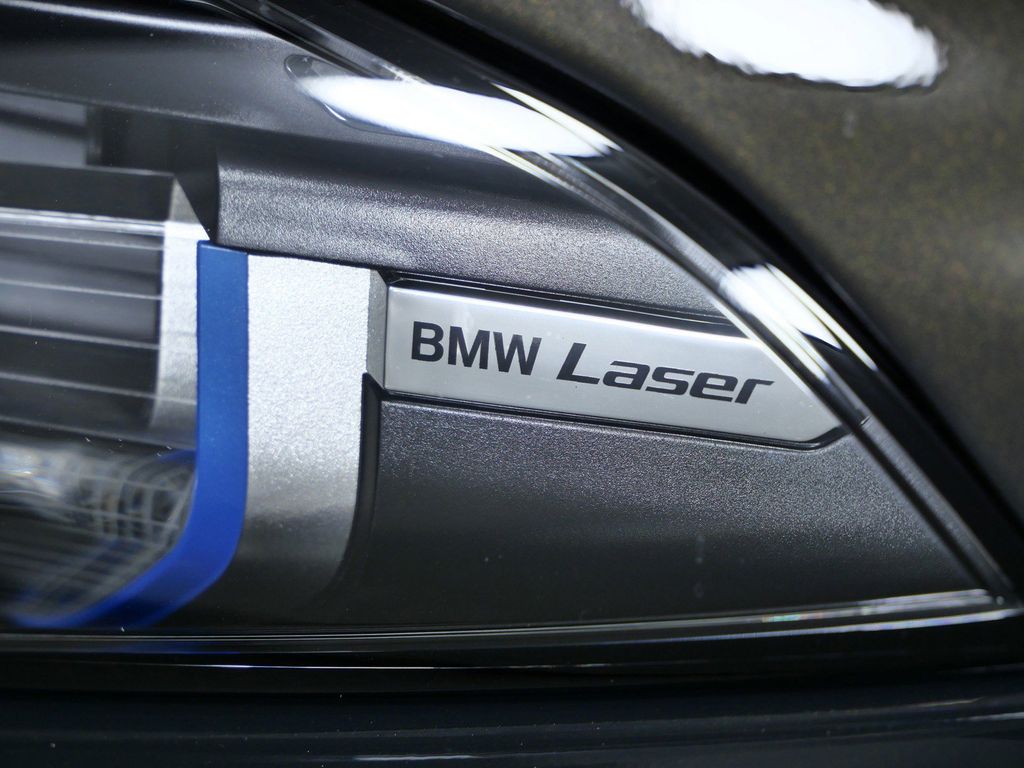 Thumbnail: 2025 BMW M8 - 7