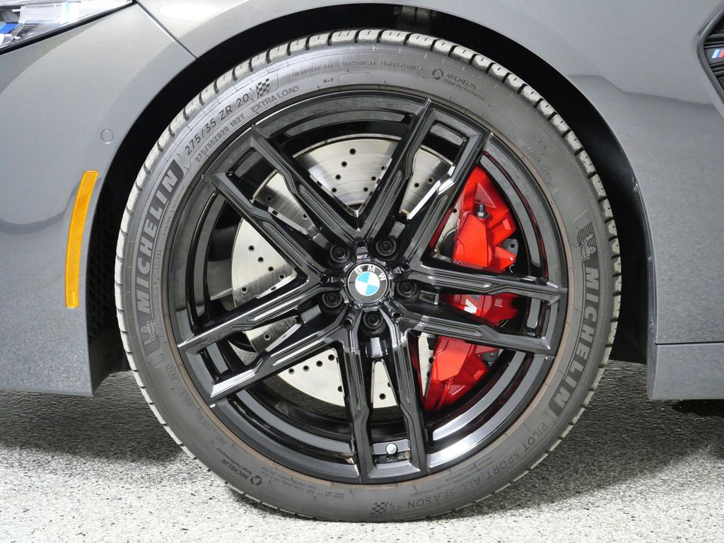 Thumbnail: 2025 BMW M8 - 8