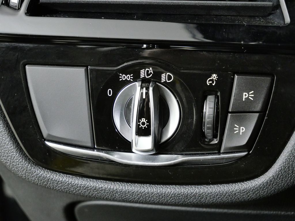 Thumbnail: 2019 BMW M5 - 42