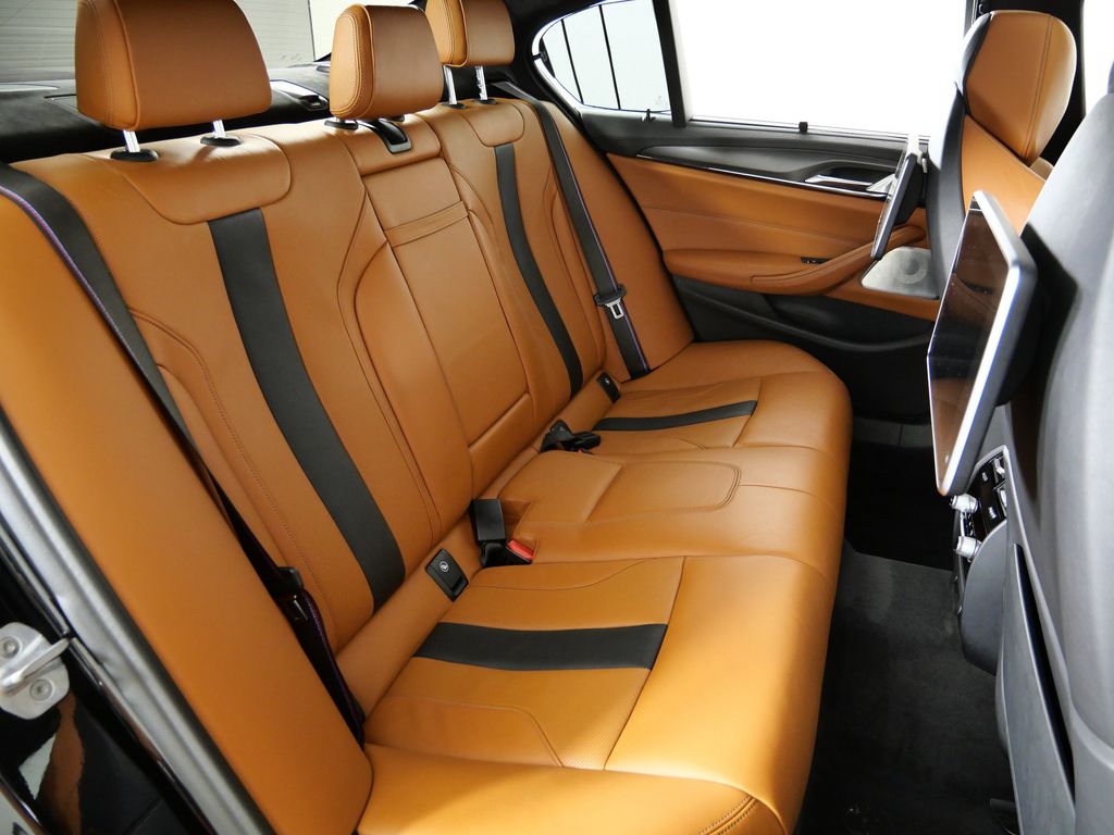 Thumbnail: 2019 BMW M5 - 30